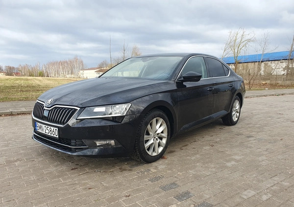 Skoda Superb cena 81900 przebieg: 270000, rok produkcji 2018 z Mońki małe 22